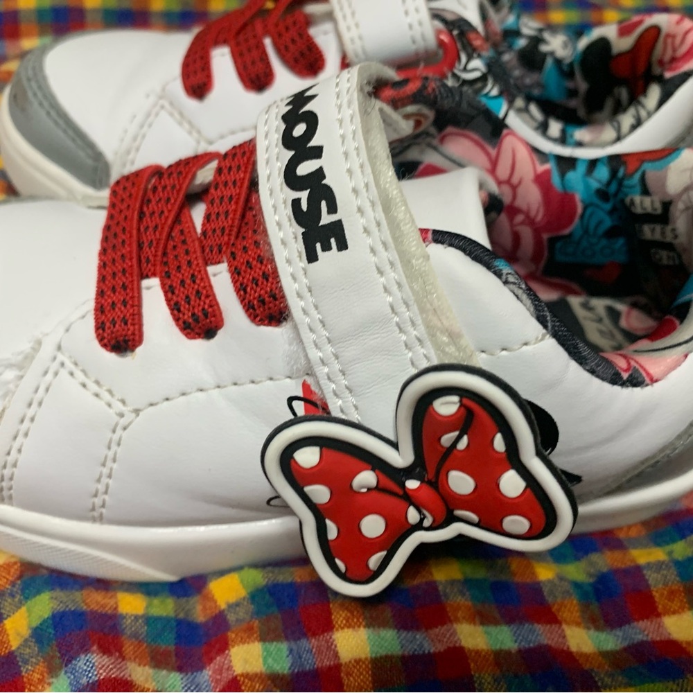 Kids Sneakers - White and Red
